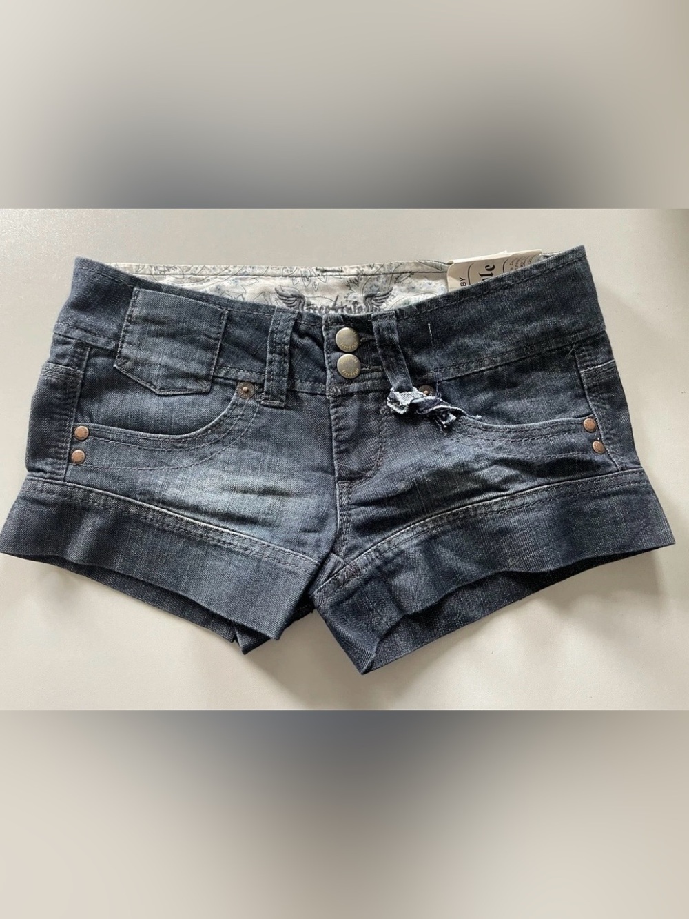NWT Y2K VTG FREESTYLE Juniors Denim Shorty Shorts/Low Rise/Dark (Size 0)
